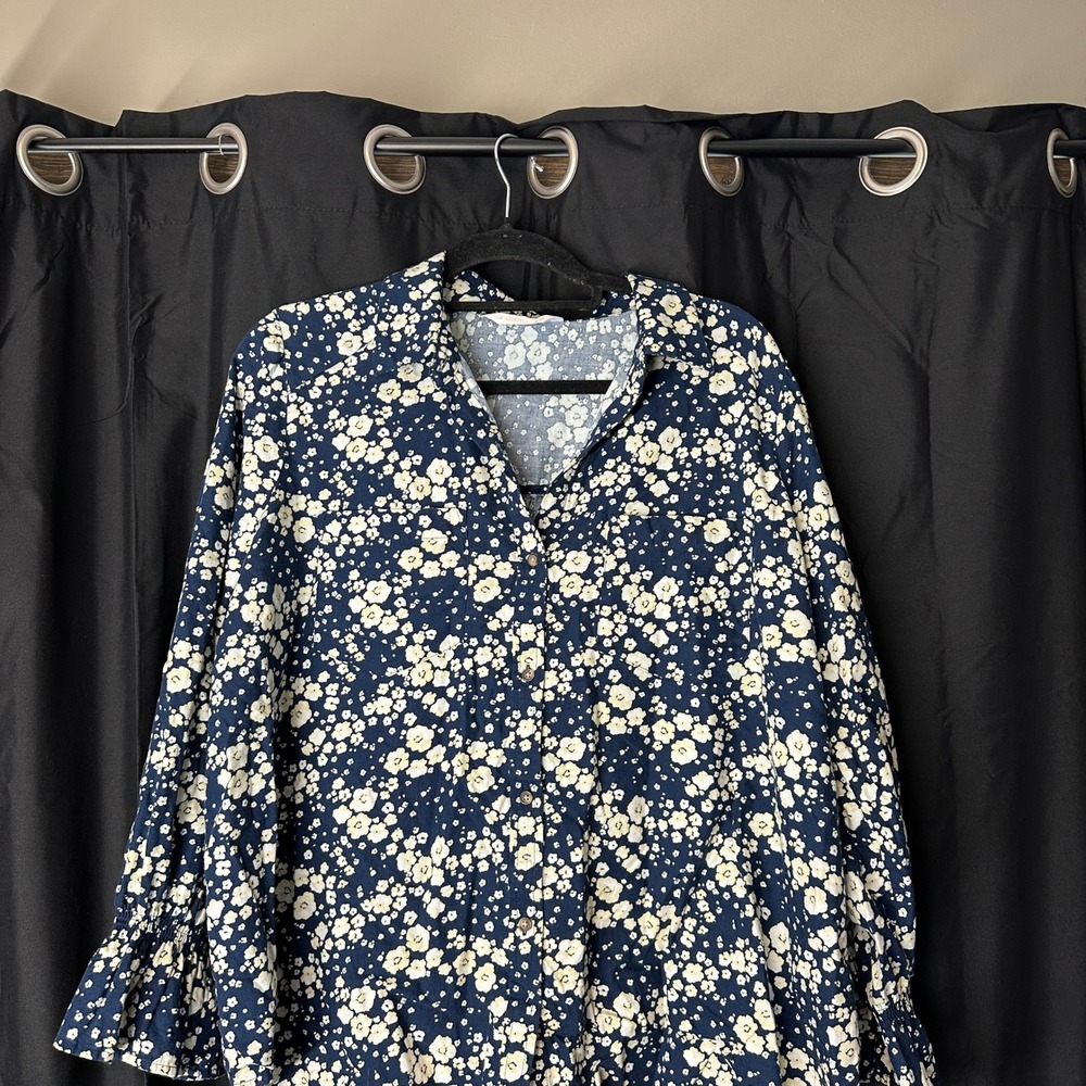 LC Lauren Conrad Navy Blue Floral Cotton Button Down Blouse Smocked Cuffs XL